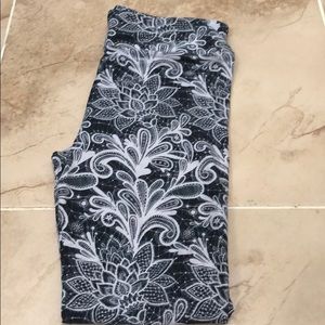 Lularoe one size leggings